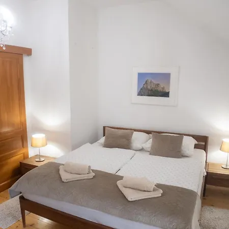 Bak Vendeglo Gyulakeszi