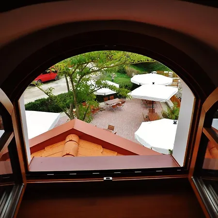 فندق مبيت وإفطار Bak Vendeglo 3*