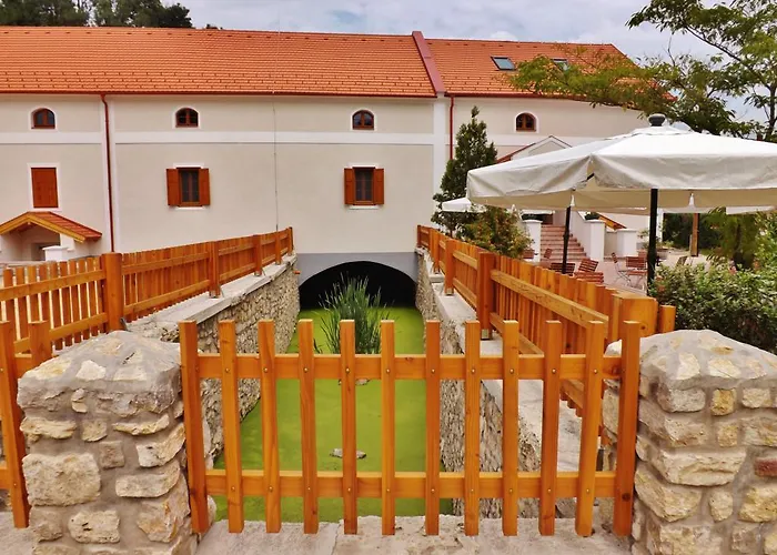 Bak Vendéglő 3* Gyulakeszi