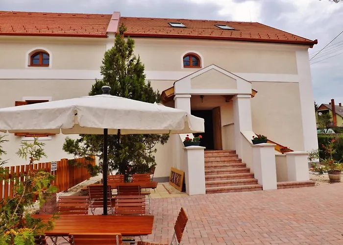 Bak Vendéglő 3* Gyulakeszi