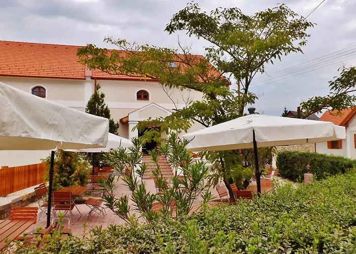 Bak Vendéglő 3* Gyulakeszi