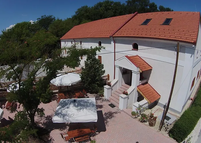 Bak Vendeglo 3* Gyulakeszi